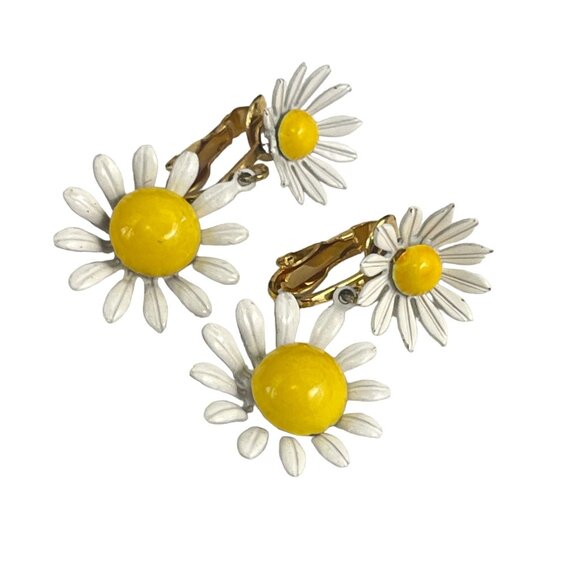 Vintage Daisy Flower Clip-On Earrings White & Yellow Retro Style For Women - Picture 3 of 8